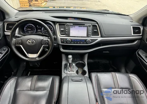 2019 Toyota Highlander Se из США, поврежденный, VIN 5TDJZRFH9KS626111